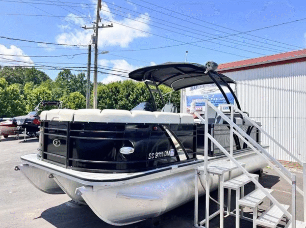 2020 Veranda VP22RCT Luxury Tri-Toon