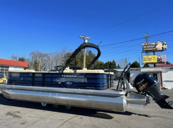 2024 Veranda VISTA22RC Tri-Toon