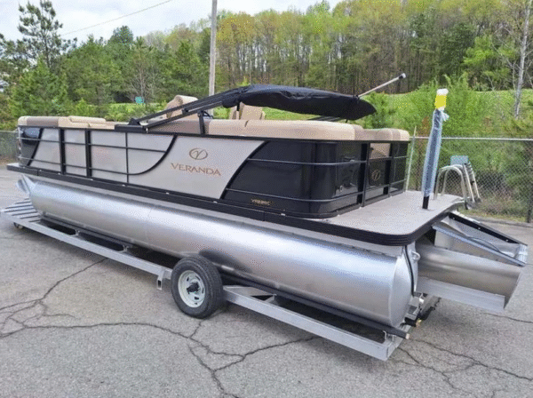 2025 Veranda VR22RC Tri-Toon